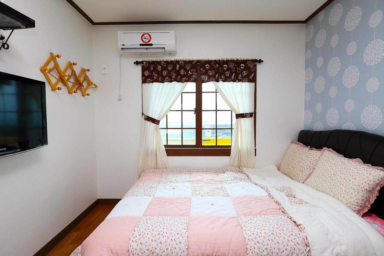 Gyeryonggil Pension เมืองเชจู ภายนอก รูปภาพ