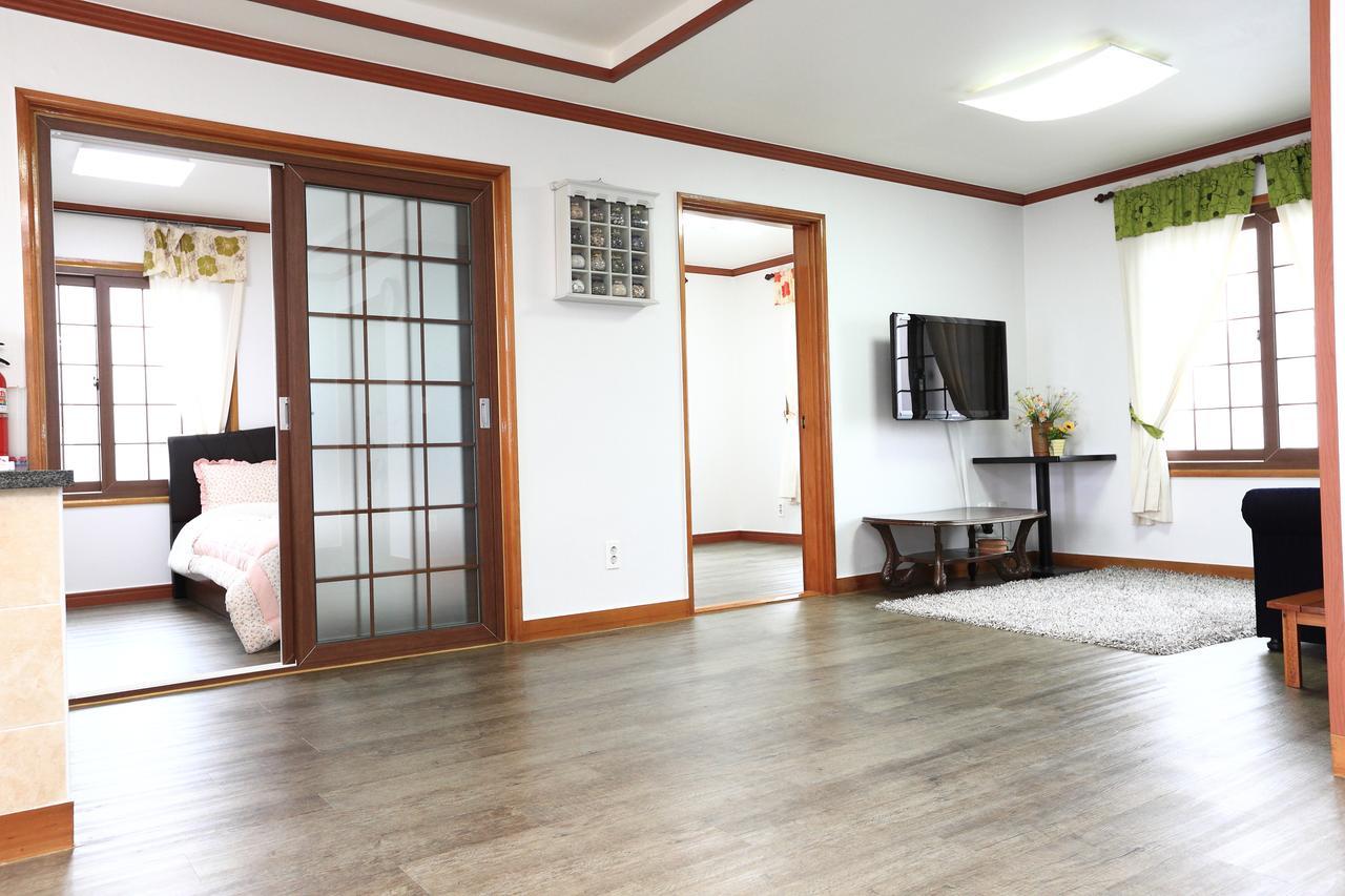 Gyeryonggil Pension เมืองเชจู ภายนอก รูปภาพ